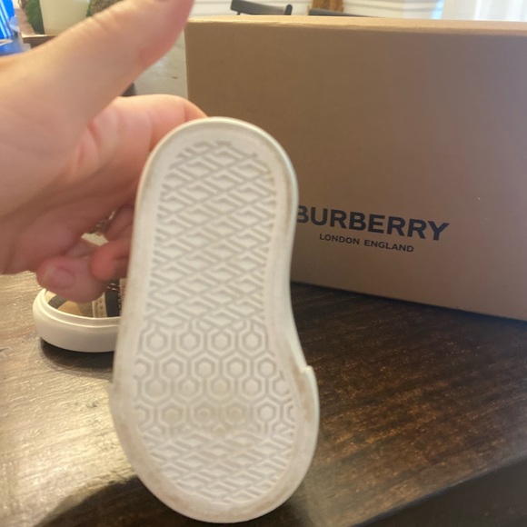 Burberry Checkered Canvas shoes - Picture 4 of 6